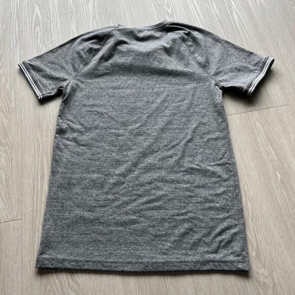 AE American Eagle Outfitters Apres Active Tee Mens XS Grey - Picture 3 of 10